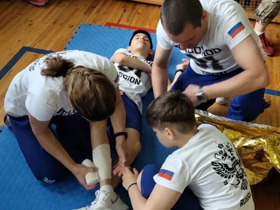 Сегодня спортивная школа стала ареной захватывающего муниципального этапа Всероссийской игры «Семейная Зарница» Сегодня спортивная школа стала ареной захватывающего муниципального этапа Всероссийской игры «Семейная Зарница»