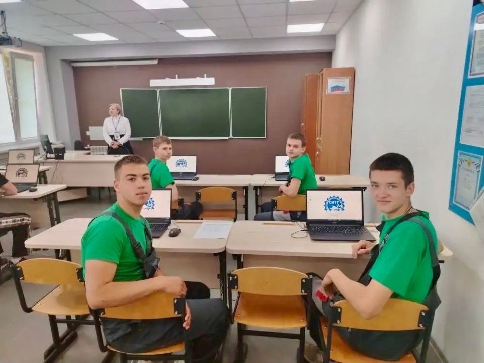В Старом Осколе прошел ежегодный областной чемпионат по юношескому автомногоборью, и команда Вейделевского техникума с гордостью представила наш округ В Старом Осколе прошел ежегодный областной чемпионат по юношескому автомногоборью, и команда Вейделевского техникума с гордостью представила наш округ
