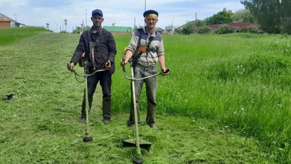 Владимир Переверзев: В разгар сезона активного роста растительности на территории всего Борисовского округа полным ходом идут работы по благоустройству Владимир Переверзев: В разгар сезона активного роста растительности на территории всего Борисовского округа полным ходом идут работы по благоустройству