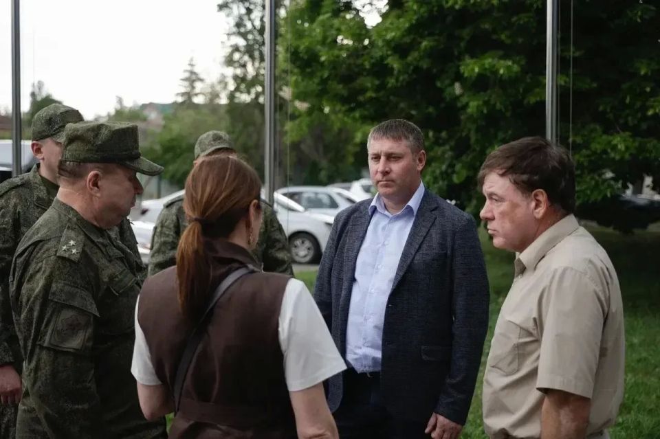 Александр Шуваев проверил работу центра «ВОИН» и регионального отделения ДОСААФ в Белгороде Александр Шуваев проверил работу центра «ВОИН» и регионального отделения ДОСААФ в Белгороде
