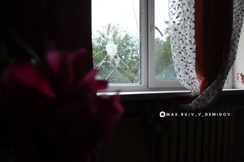 Валентин Демидов: Специалисты управ продолжают работу с жителями города, чье имущество пострадало сегодня из-за ракетного удара ВСУ Валентин Демидов: Специалисты управ продолжают работу с жителями города, чье имущество пострадало сегодня из-за ракетного удара ВСУ