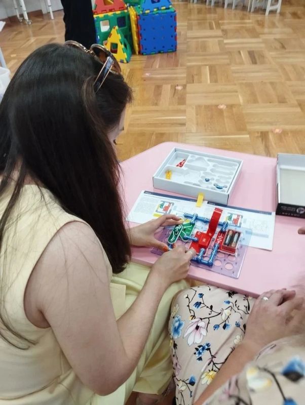 В нашем округе состоялся значимый семинар для педагогов детских садов на тему «Знакомство дошкольников с разнообразием инженерно-технических профессий» В нашем округе состоялся значимый семинар для педагогов детских садов на тему «Знакомство дошкольников с разнообразием инженерно-технических профессий»