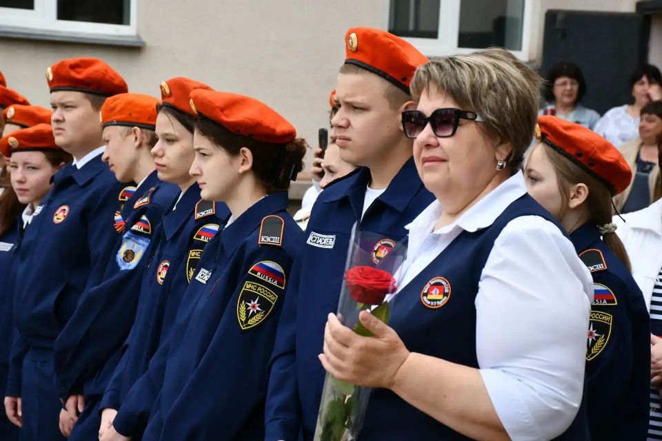 В добрый путь, выпускники! В школах Красногвардейского округа прозвенел Последний звонок В добрый путь, выпускники! В школах Красногвардейского округа прозвенел Последний звонок