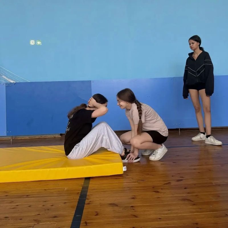 В рамках федеральной программы «Спорт России» на базе МБОУ «СОШ №4 г. Шебекино прошел спортивный праздник «ГТО – путь к здоровью», в котором приняли участие 18 человек В рамках федеральной программы «Спорт России» на базе МБОУ «СОШ №4 г. Шебекино прошел спортивный праздник «ГТО – путь к здоровью», в котором приняли участие 18 человек