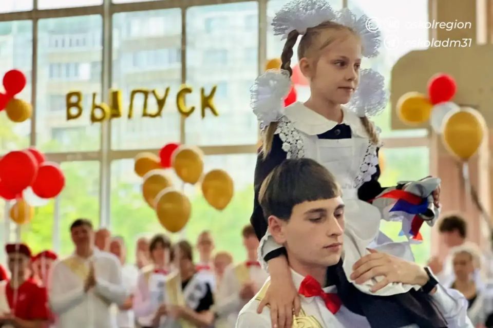 В добрый путь!. Сегодня в школах нашего округа прошли торжественные линейки В добрый путь!. Сегодня в школах нашего округа прошли торжественные линейки