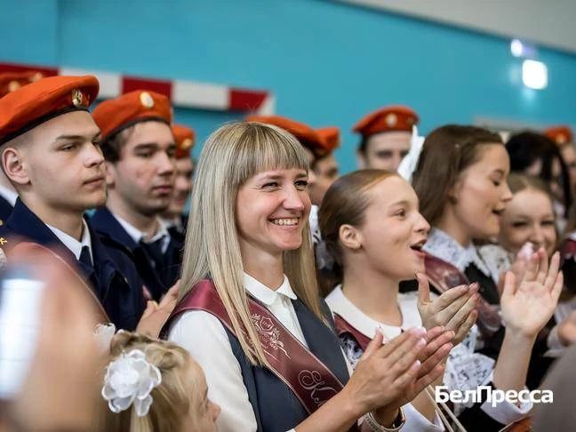 школах Белгорода прошли последние звонки школах Белгорода прошли последние звонки