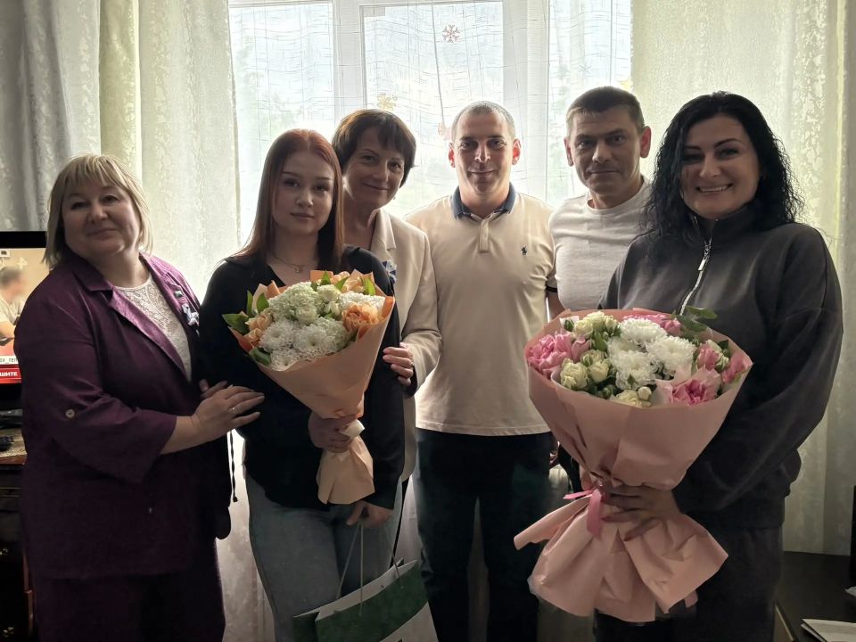 Татьяна Круглякова: Приехала поздравить с Последним звонком ребят, которые заканчивают школу в дистанционном формате Татьяна Круглякова: Приехала поздравить с Последним звонком ребят, которые заканчивают школу в дистанционном формате