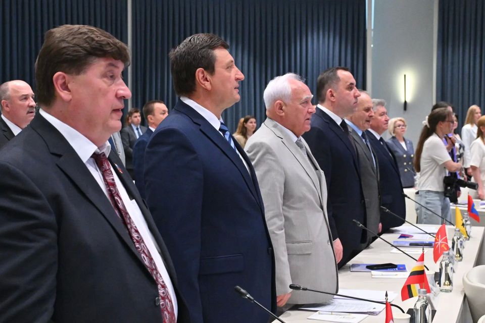 Юрий Клепиков: Сегодня работаю в Московской области — здесь проходит заседание Совета законодателей Центрального федерального округа при полномочном представителе Президента Российской Федерации в ЦФО Юрий Клепиков: Сегодня работаю в Московской области — здесь проходит заседание Совета законодателей Центрального федерального округа при полномочном представителе Президента Российской Федерации в ЦФО