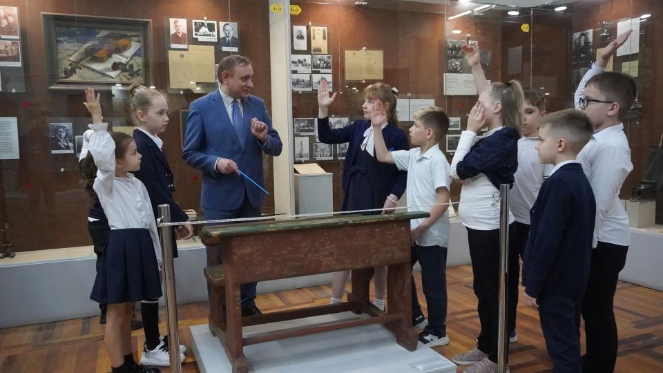 Сегодня в Белгородском государственном историко-краеведческом музее состоялся музейный урок «Добро пожаловать в музей»! Сегодня в Белгородском государственном историко-краеведческом музее состоялся музейный урок «Добро пожаловать в музей»!