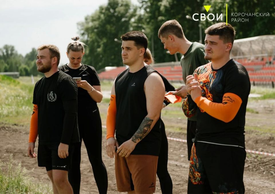 Не отступать! Не сдаваться!Побеждать! Не отступать! Не сдаваться!Побеждать!