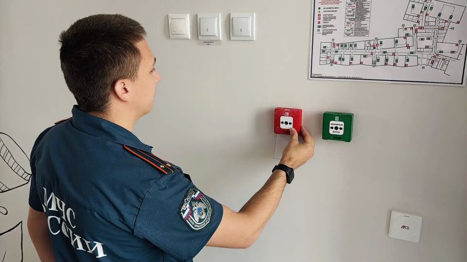 Пожарная безопасность детских оздоровительных лагерей – на контроле сотрудников МЧС России Пожарная безопасность детских оздоровительных лагерей – на контроле сотрудников МЧС России