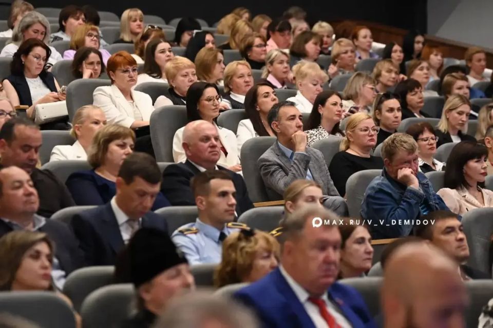 Валентин Демидов: Представил отчёт о деятельности администрации города депутатам Белгородского горсовета за 2025 год Валентин Демидов: Представил отчёт о деятельности администрации города депутатам Белгородского горсовета за 2025 год