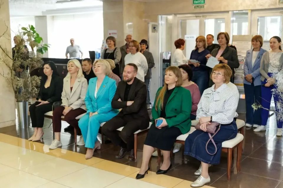 Сегодня, в Общероссийский день библиотек, в научной библиотеке прошла торжественная церемония награждения победителей областного конкурса «Лучший читатель Белгородчины», в детской библиотеке имени А. А. Лиханова открыли... Сегодня, в Общероссийский день библиотек, в научной библиотеке прошла торжественная церемония награждения победителей областного конкурса «Лучший читатель Белгородчины», в детской библиотеке имени А. А. Лиханова открыли...