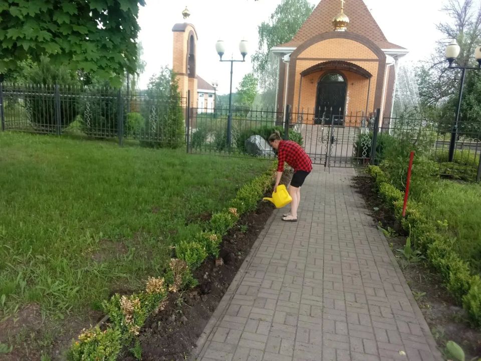 Благодаря труду сотрудников Краснояружского зеленстроя и специалистов территориальных отделов наши общественные пространства преображаются Благодаря труду сотрудников Краснояружского зеленстроя и специалистов территориальных отделов наши общественные пространства преображаются
