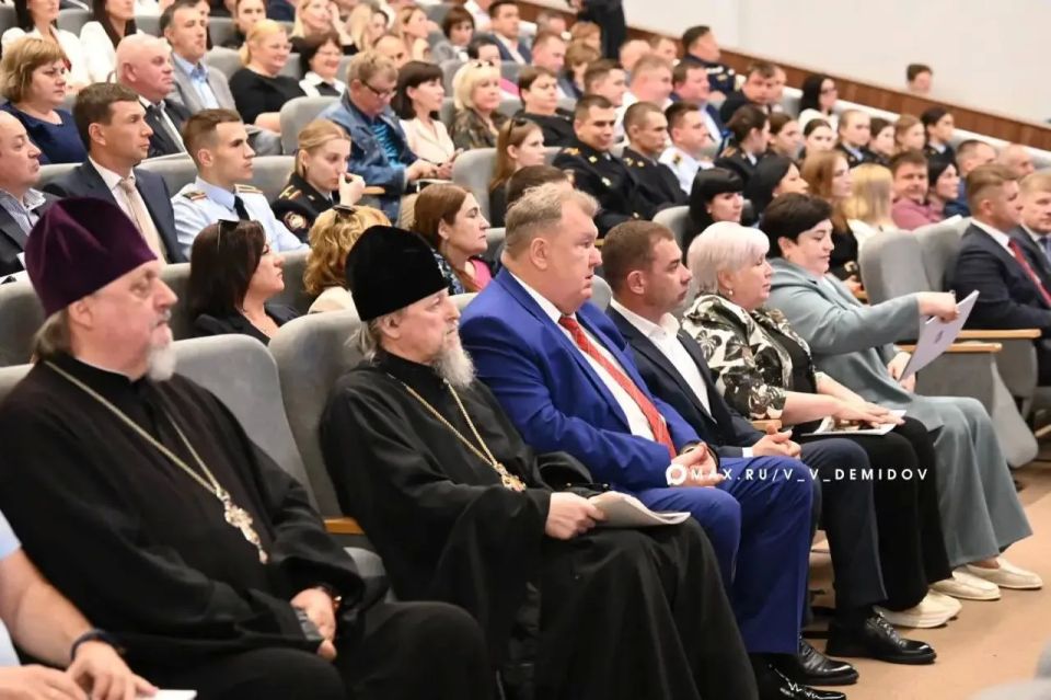 Валентин Демидов: Представил отчёт о деятельности администрации города депутатам Белгородского горсовета за 2025 год Валентин Демидов: Представил отчёт о деятельности администрации города депутатам Белгородского горсовета за 2025 год