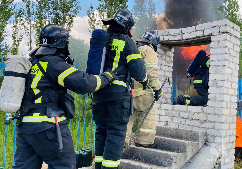 В Главном управления МЧС России по Белгородской области выбрали лучшее звено газодымозащитной службы В Главном управления МЧС России по Белгородской области выбрали лучшее звено газодымозащитной службы