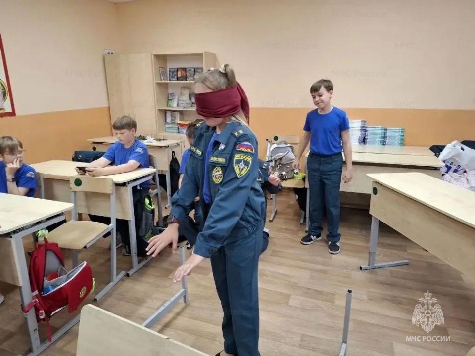 Сотрудники МЧС России рассказали кадетам, как не допустить пожаров и предотвратить беду Сотрудники МЧС России рассказали кадетам, как не допустить пожаров и предотвратить беду