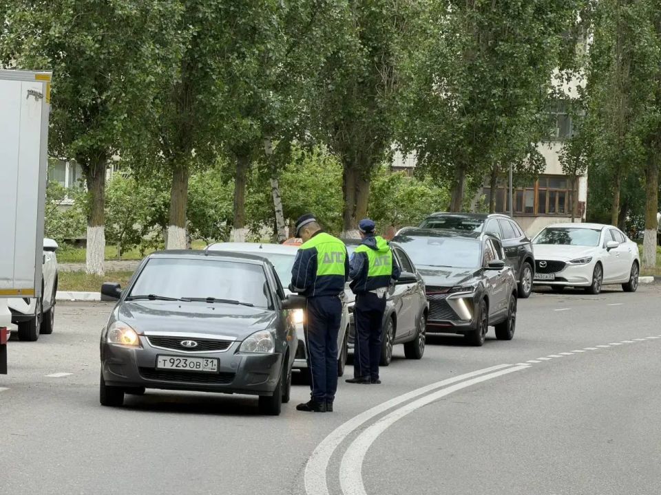 Здравствуйте, друзья. С самого утра в Старом Осколе автоинспекторы проверяют соблюдение водителями - родителями правил перевозки детей Не забывайте о том, что даже при поездках на короткое расстояние, автокресло для ребенка... Здравствуйте, друзья. С самого утра в Старом Осколе автоинспекторы проверяют соблюдение водителями - родителями правил перевозки детей Не забывайте о том, что даже при поездках на короткое расстояние, автокресло для ребенка...