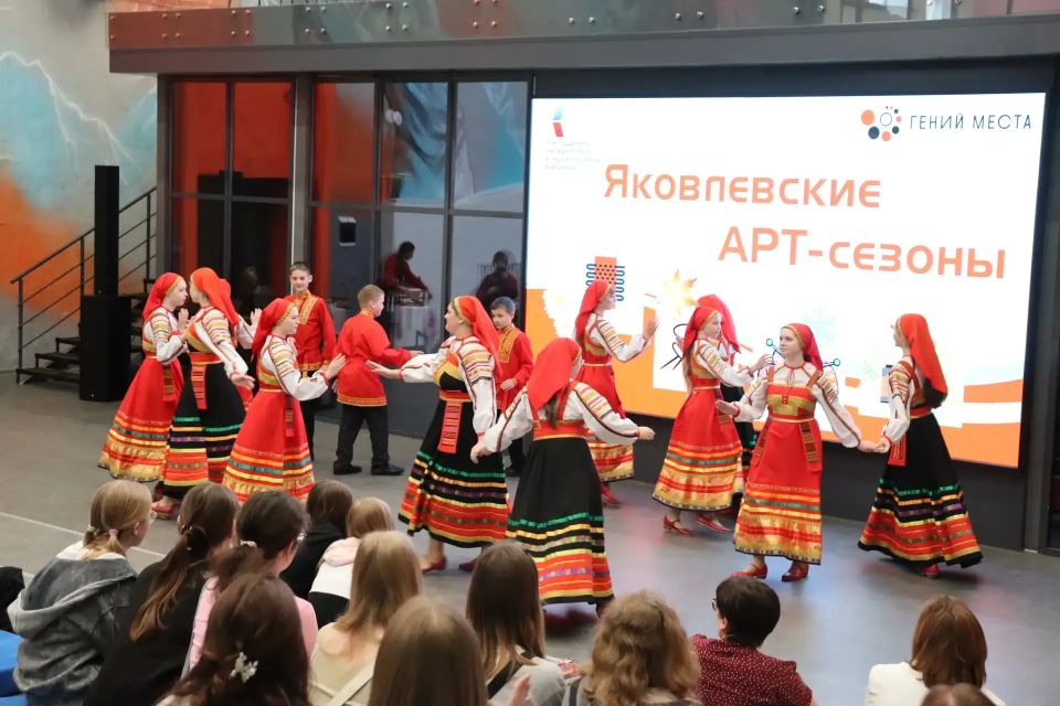 Олег Медведев: В Общероссийский день библиотек в Школе креативных индустрий состоялось торжественное закрытие проекта «Яковлевские АРТ-сезоны», получившего поддержку Президентского фонда культурных инициатив Олег Медведев: В Общероссийский день библиотек в Школе креативных индустрий состоялось торжественное закрытие проекта «Яковлевские АРТ-сезоны», получившего поддержку Президентского фонда культурных инициатив
