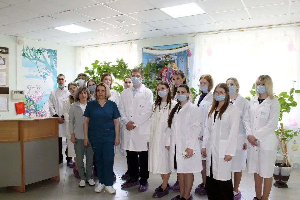 Учащиеся медицинского класса Ракитянской средней школы №1 побывали на экскурсии в Ракитянской ЦРБ Учащиеся медицинского класса Ракитянской средней школы №1 побывали на экскурсии в Ракитянской ЦРБ