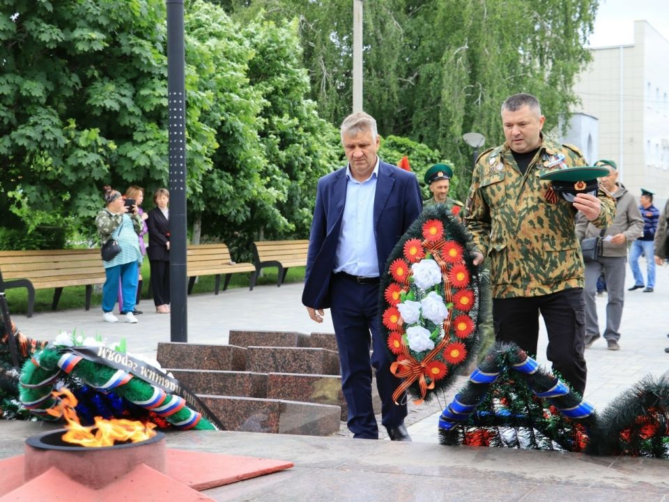 Сегодня, в День образования Пограничной службы Российской Федерации, в Сквере Памяти Чернянского муниципального округа состоялось торжественное мероприятие, посвященное этой знаменательной дате Сегодня, в День образования Пограничной службы Российской Федерации, в Сквере Памяти Чернянского муниципального округа состоялось торжественное мероприятие, посвященное этой знаменательной дате