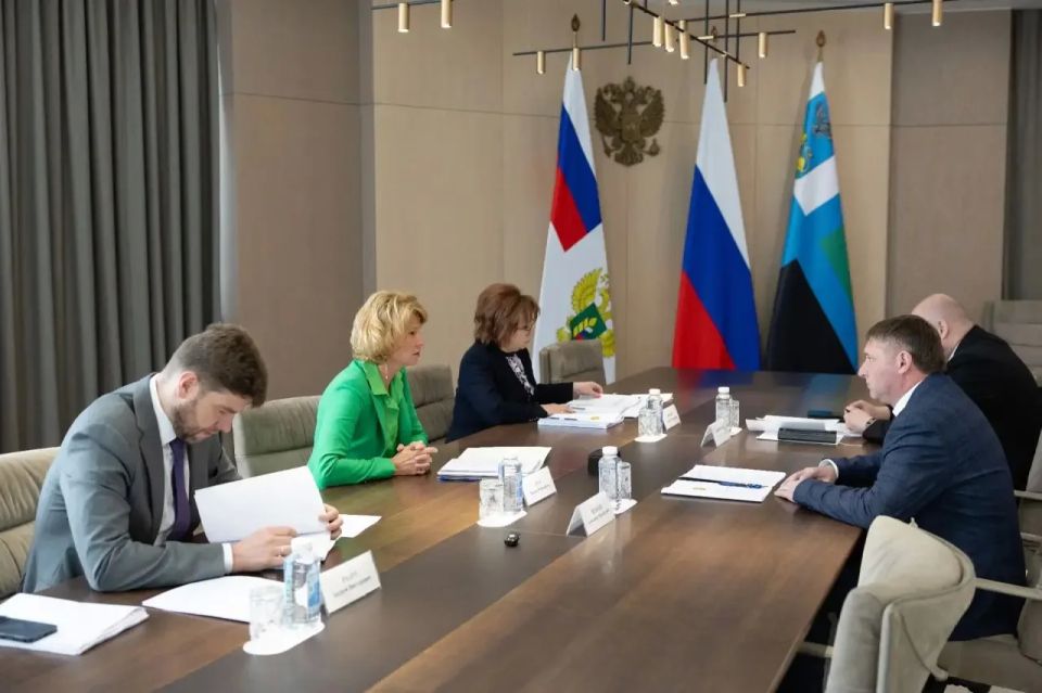 Дорогие друзья!. Встретился в Москве с министром сельского хозяйства России Оксаной Николаевной Лут