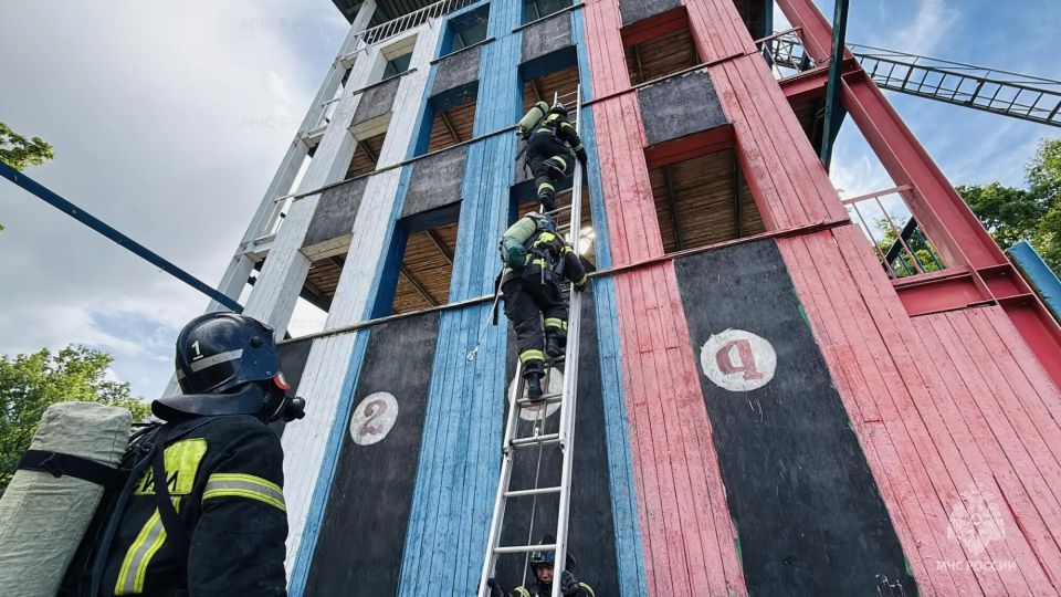 В Главном управления МЧС России по Белгородской области выбрали лучшее звено газодымозащитной службы В Главном управления МЧС России по Белгородской области выбрали лучшее звено газодымозащитной службы