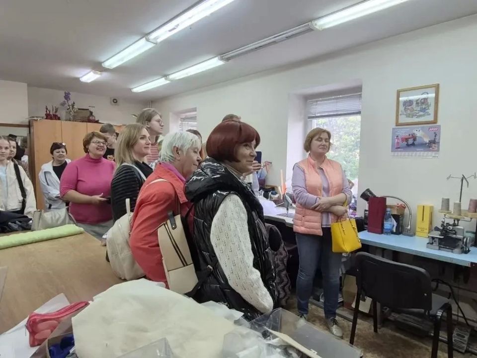 В Белгородском государственном академическом драматическом театре имени М.С. Щепкина прошла экскурсия по закулисной части театра В Белгородском государственном академическом драматическом театре имени М.С. Щепкина прошла экскурсия по закулисной части театра