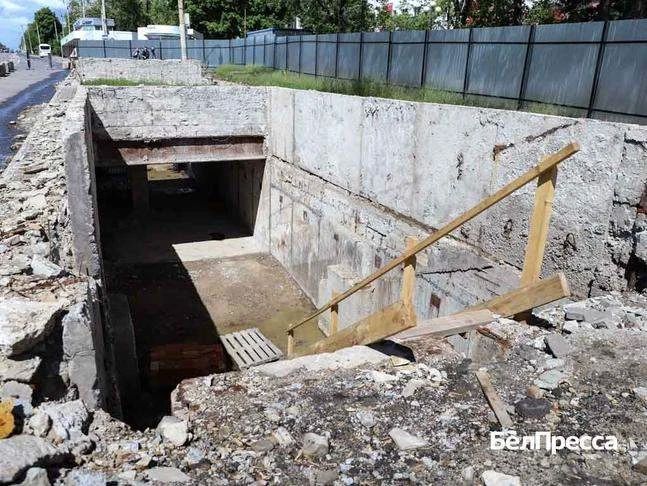 Белгороде продолжают ремонтировать подземный переход у остановки «Энергомаш»