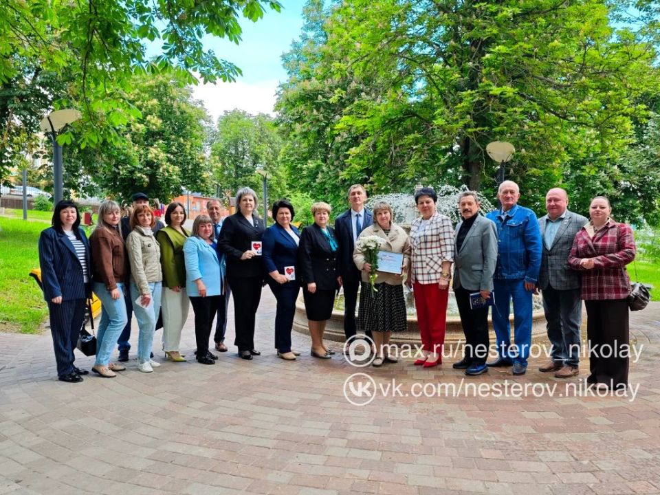 Николай Нестеров: В сквере Рощенко сегодня состоялась традиционная акция «Уличная библиотека», посвящённая Общероссийскому дню библиотек
