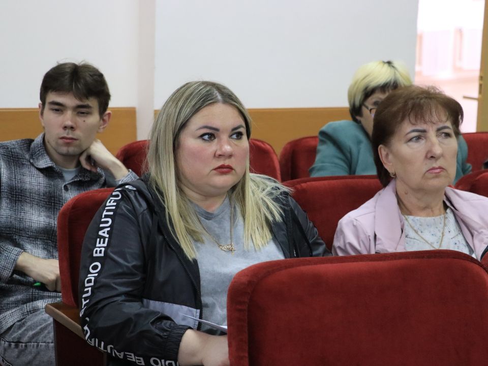 Поддержка агробизнеса: в Чернянском округе обсудили меры государственной помощи Поддержка агробизнеса: в Чернянском округе обсудили меры государственной помощи