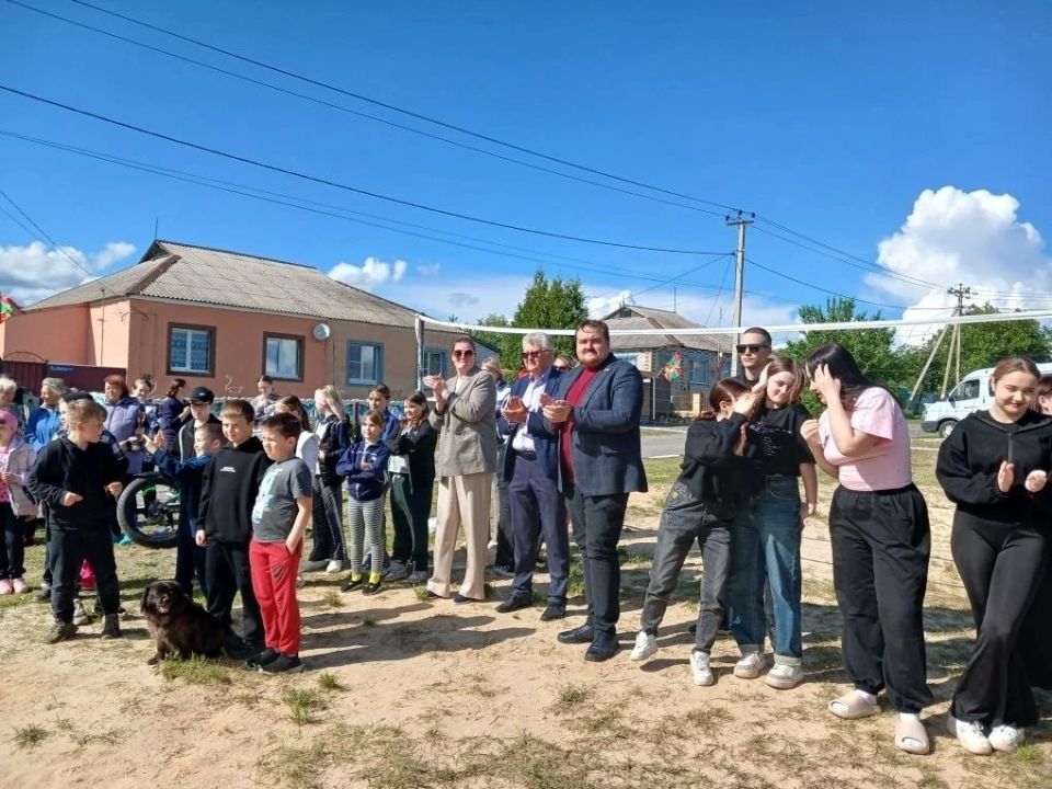 Олег Медведев: В селе Дмитриевка Яковлевского муниципального округа прошёл праздник, посвящённый Международному Дню Соседей, который с 2014 года организуется по инициативе Партии "ЕДИНАЯ РОССИЯ" в рамках проекта "Школа ЖКХ" Олег Медведев: В селе Дмитриевка Яковлевского муниципального округа прошёл праздник, посвящённый Международному Дню Соседей, который с 2014 года организуется по инициативе Партии "ЕДИНАЯ РОССИЯ" в рамках проекта "Школа ЖКХ"
