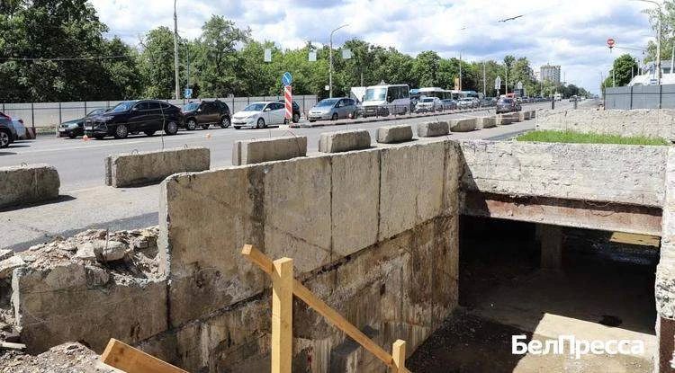 Белгороде продолжают ремонтировать подземный переход у остановки «Энергомаш» Белгороде продолжают ремонтировать подземный переход у остановки «Энергомаш»