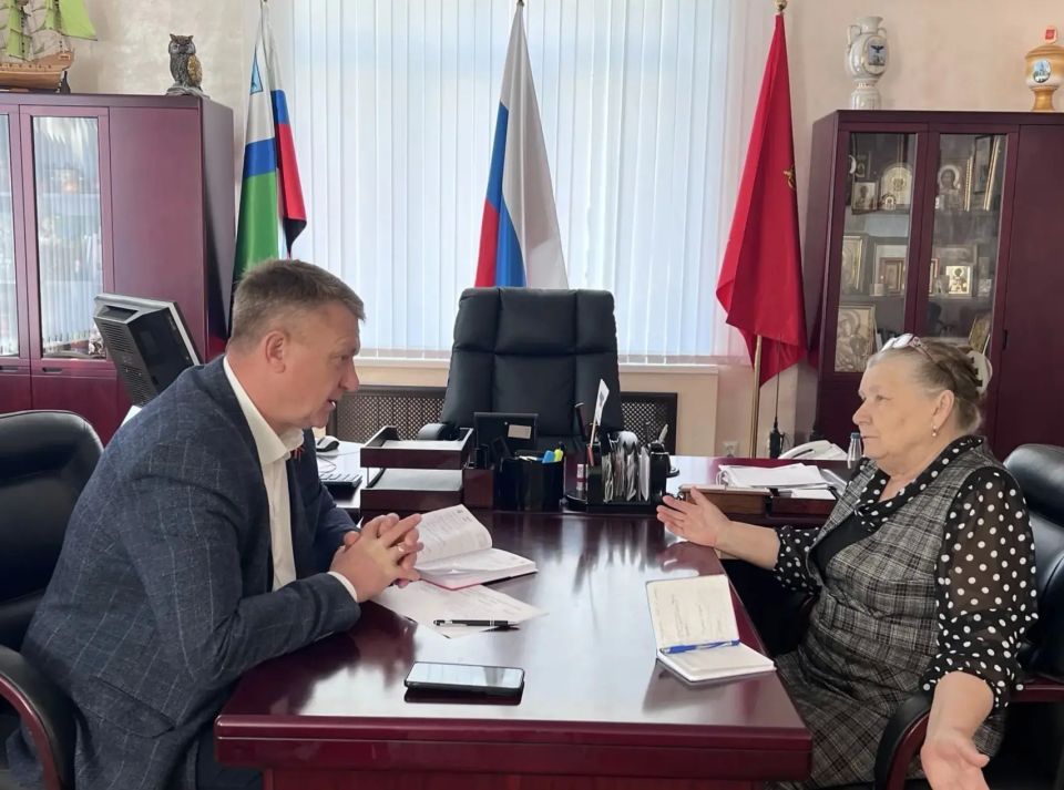 Владимир Переверзев: Последние числа месяца - время подвести итоги личного приёма жителей, который провёл в здании администрации Владимир Переверзев: Последние числа месяца - время подвести итоги личного приёма жителей, который провёл в здании администрации