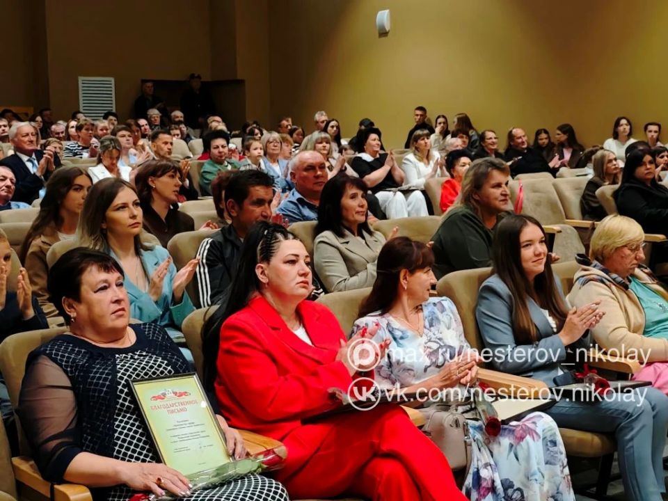 Николай Нестеров: Ярко и душевно прошёл сегодня праздничный концерт, посвящённый Дню села Погореловка Николай Нестеров: Ярко и душевно прошёл сегодня праздничный концерт, посвящённый Дню села Погореловка