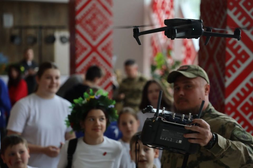 В Международный День защиты детей в Центре народного творчества прошел открытый фестиваль игр народов России, посвященный ,в том числе, и Году единства народов России В Международный День защиты детей в Центре народного творчества прошел открытый фестиваль игр народов России, посвященный ,в том числе, и Году единства народов России