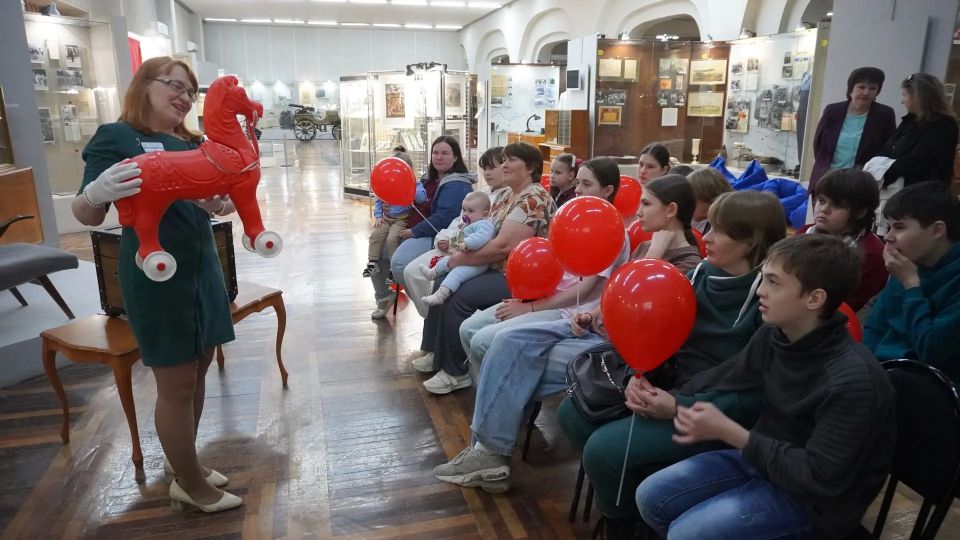 Сегодня в Белгородском государственном историко-краеведческом музее состоялась игровая программа «Праздник детства моего», посвящённая Международному дню защиты детей Сегодня в Белгородском государственном историко-краеведческом музее состоялась игровая программа «Праздник детства моего», посвящённая Международному дню защиты детей