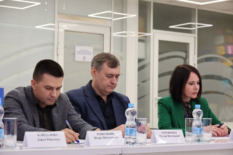Юрий Клепиков: Вчера вечером завершилось электронное предварительное голосование партии «Единая Россия» по определению кандидатов для последующего выдвижения на выборах депутатов Государственной Думы девятого созыва, которые... Юрий Клепиков: Вчера вечером завершилось электронное предварительное голосование партии «Единая Россия» по определению кандидатов для последующего выдвижения на выборах депутатов Государственной Думы девятого созыва, которые...