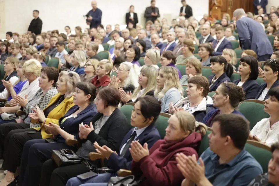 Александр Шуваев: Сегодня вместе с секретарями местных и первичных отделений партии «Единая Россия» поучаствовал в предварительном голосовании по определению кандидатур для последующего выдвижения кандидатом на должность... Александр Шуваев: Сегодня вместе с секретарями местных и первичных отделений партии «Единая Россия» поучаствовал в предварительном голосовании по определению кандидатур для последующего выдвижения кандидатом на должность...