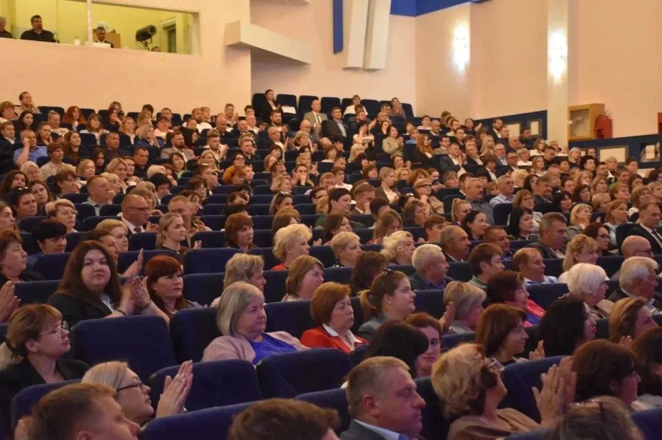 Кандидаты предварительного голосования по выборам Губернатора Белгородской области встретились с партийным активом Кандидаты предварительного голосования по выборам Губернатора Белгородской области встретились с партийным активом