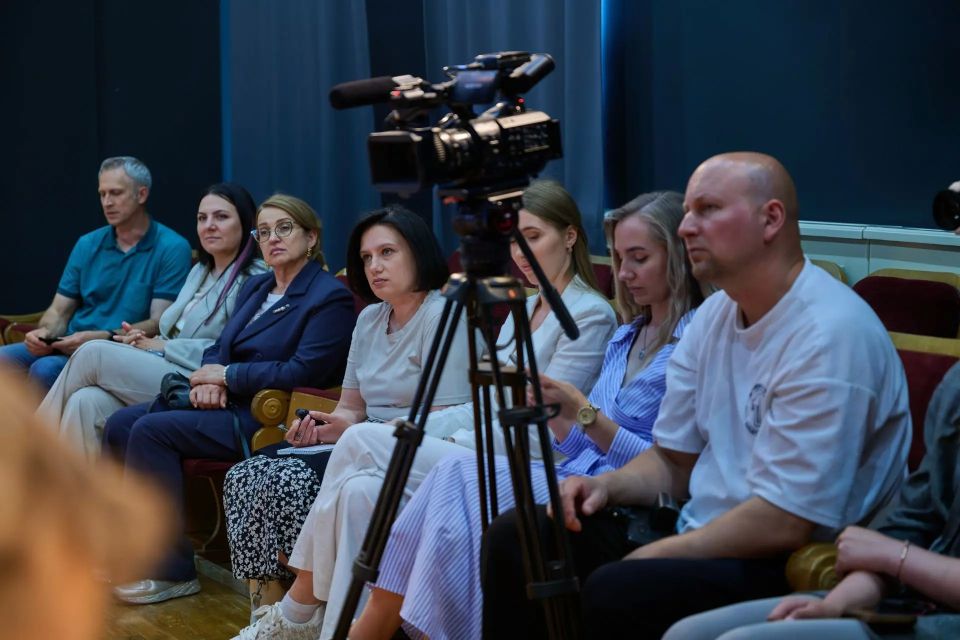 В Белгородском государственном академическом драматическом театре состоялась пресс-конференция, посвящённая V региональному театральному фестивалю «Интонация», который пройдёт с 5 по 7 июня 2026 года в Белгороде В Белгородском государственном академическом драматическом театре состоялась пресс-конференция, посвящённая V региональному театральному фестивалю «Интонация», который пройдёт с 5 по 7 июня 2026 года в Белгороде