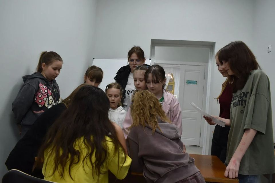 В нашем округе стартовала традиционная летняя программа трудоустройства подростков, реализуемая в рамках национального проекта «Кадры» В нашем округе стартовала традиционная летняя программа трудоустройства подростков, реализуемая в рамках национального проекта «Кадры»