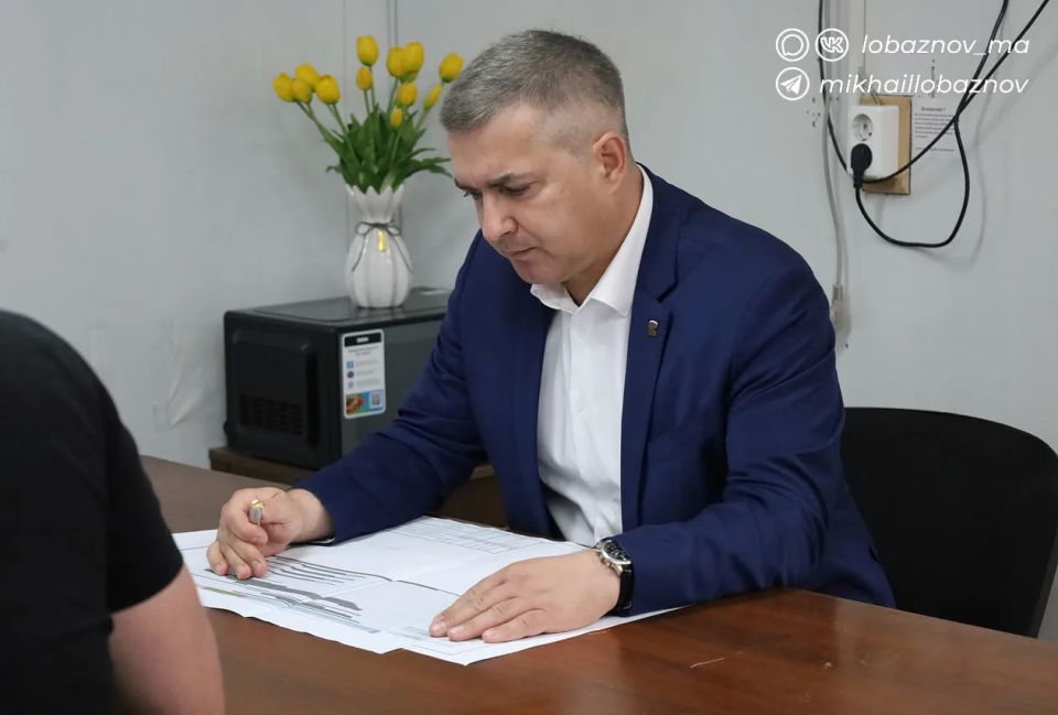Михаил Лобазнов: Вместе с коллегами проверил, как выполняются работы по благоустройству второй очереди набережной реки Осколец Михаил Лобазнов: Вместе с коллегами проверил, как выполняются работы по благоустройству второй очереди набережной реки Осколец