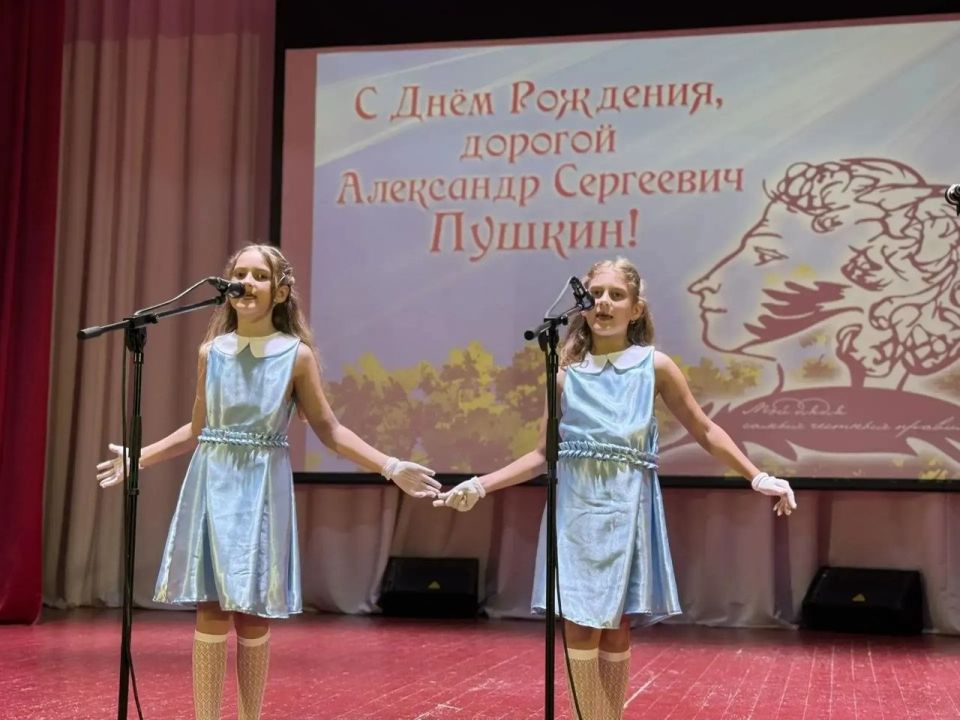 В Пушкинский День России в посёлке Прибрежный расцвёл юбилейный фестиваль! В Пушкинский День России в посёлке Прибрежный расцвёл юбилейный фестиваль!