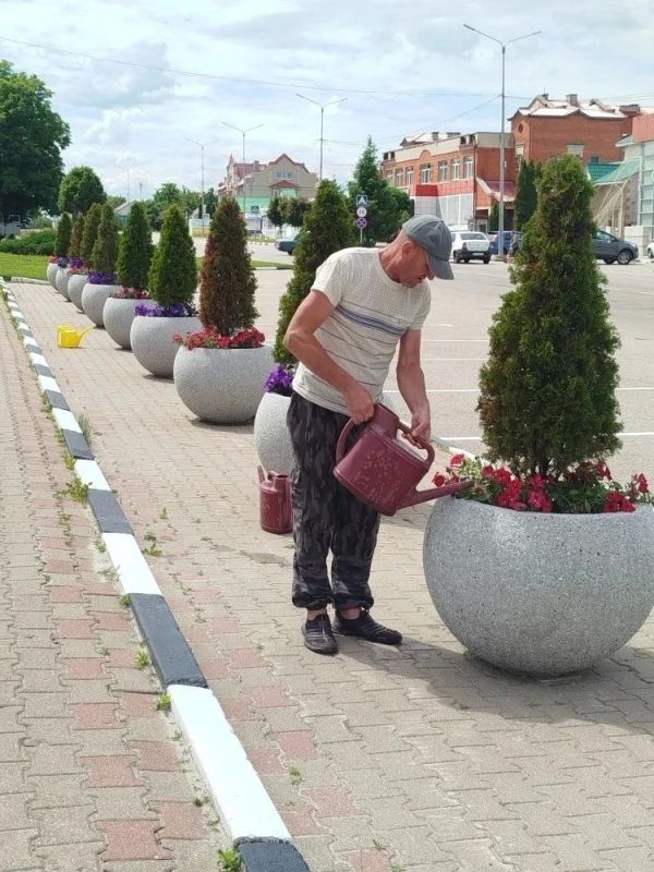 В рамках наведения санитарного порядка на территории нашего округа активно ведутся работы по благоустройству В рамках наведения санитарного порядка на территории нашего округа активно ведутся работы по благоустройству