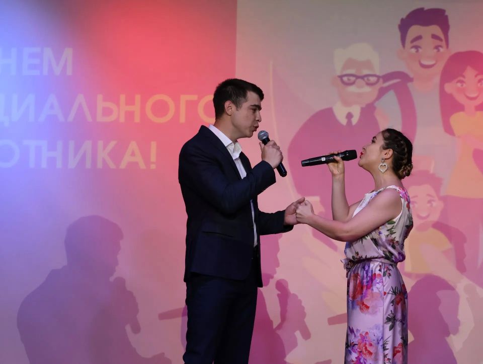 Алексей Дыбов: Торжественное мероприятие, посвящённое Дню работника социальной защиты населения, объединило специалистов и ветеранов отрасли – всех, кто посвятил себя благородному делу помощи людям Алексей Дыбов: Торжественное мероприятие, посвящённое Дню работника социальной защиты населения, объединило специалистов и ветеранов отрасли – всех, кто посвятил себя благородному делу помощи людям