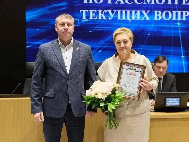 Александр Шуваев наградил глав муниципалитетов с лучшими показателями за 2025 год Александр Шуваев наградил глав муниципалитетов с лучшими показателями за 2025 год