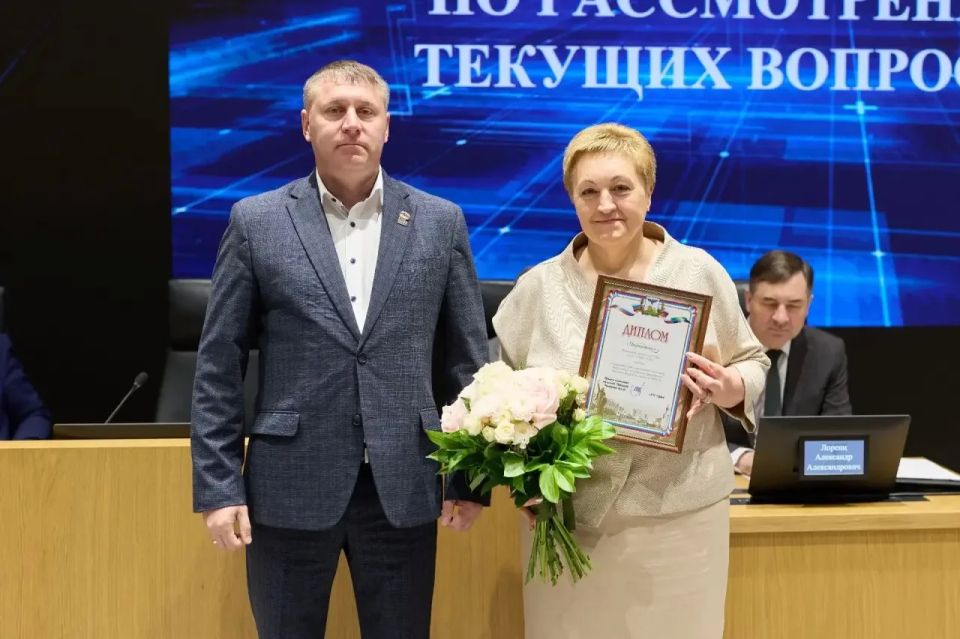 Александр Шуваев: Рабочую неделю начал с награждения глав наших муниципалитетов, достигших наилучших показателей эффективности в работе за 2025 год Александр Шуваев: Рабочую неделю начал с награждения глав наших муниципалитетов, достигших наилучших показателей эффективности в работе за 2025 год