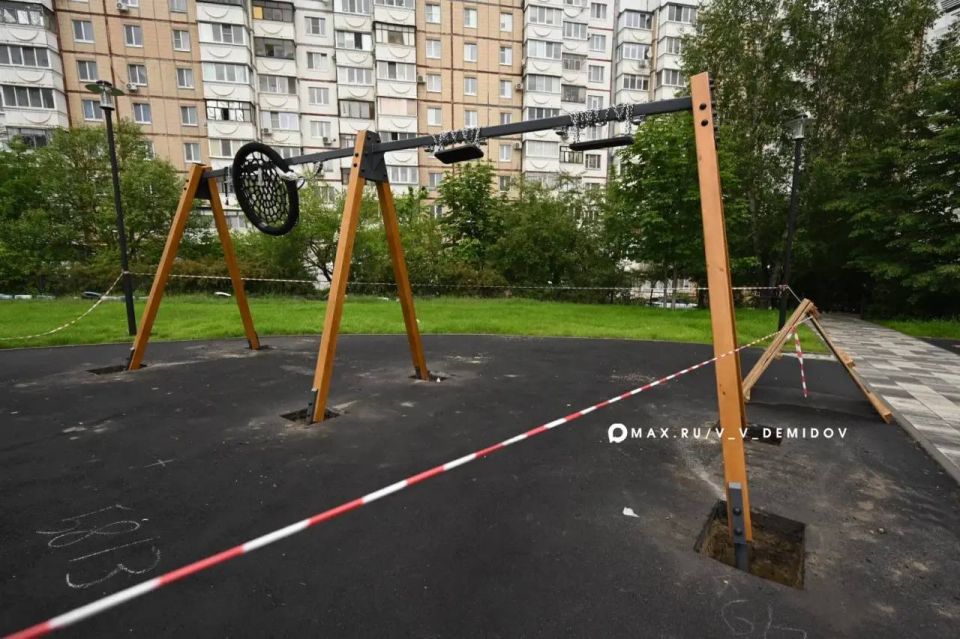 Валентин Демидов: В Комсомольском сквере продолжается благоустройство по национальному проекту «Инфраструктура для жизни» (программа «Формирование комфортной городской среды») Валентин Демидов: В Комсомольском сквере продолжается благоустройство по национальному проекту «Инфраструктура для жизни» (программа «Формирование комфортной городской среды»)