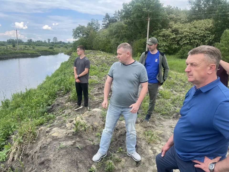 Владимир Переверзев: Делегация администрации Борисовского округа совершила рабочую поездку по Стригуновскому территориальному отделу - это самая большая территория округа Владимир Переверзев: Делегация администрации Борисовского округа совершила рабочую поездку по Стригуновскому территориальному отделу - это самая большая территория округа
